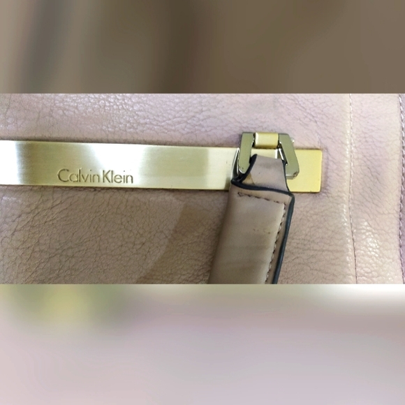Authentic Calvin Klein bag - FIXED PRICE - Picture 8 of 16